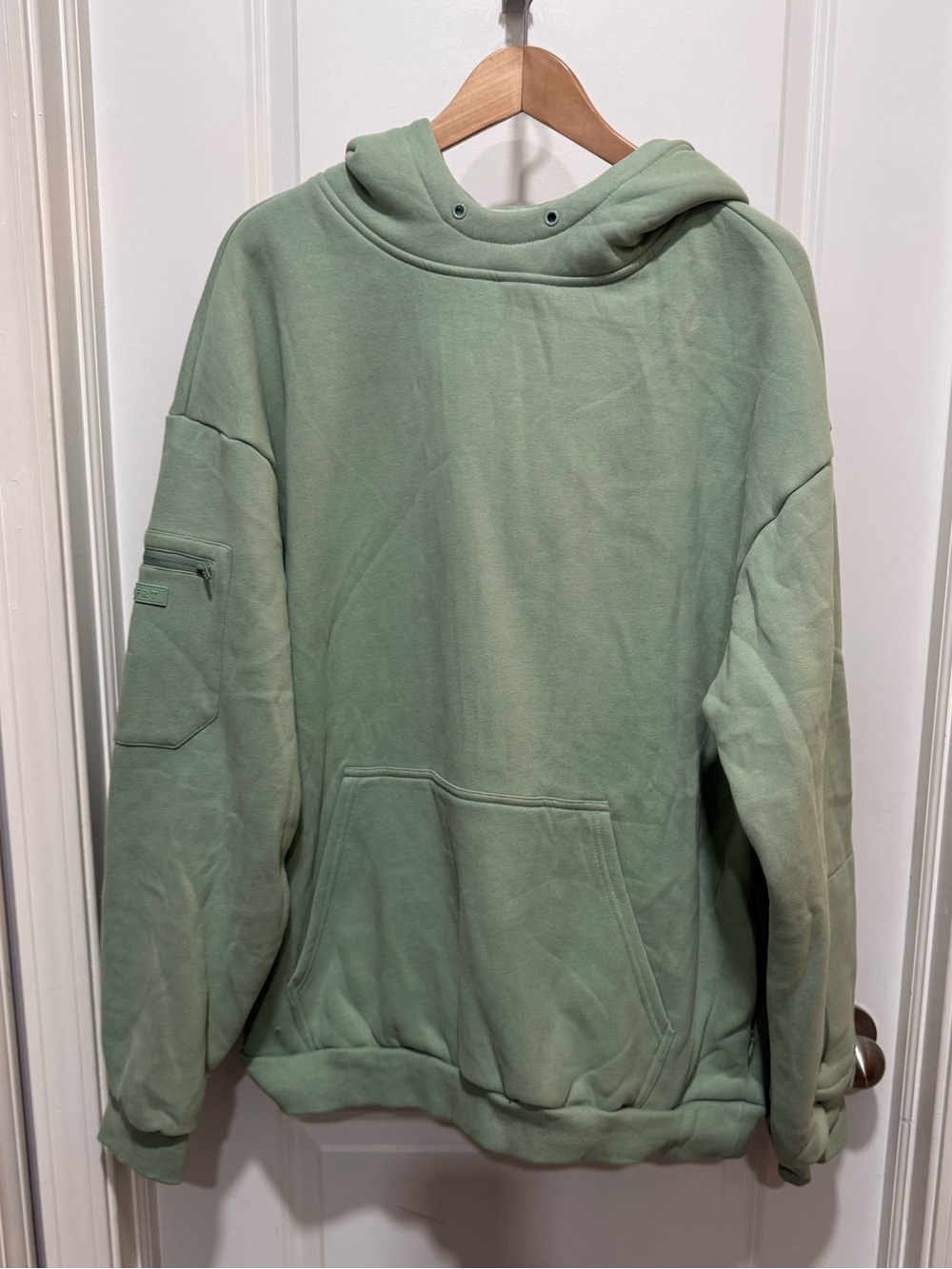 COMFRT Airplane Mode Travel Hoodie in Aloe XL Super Soft Cozy